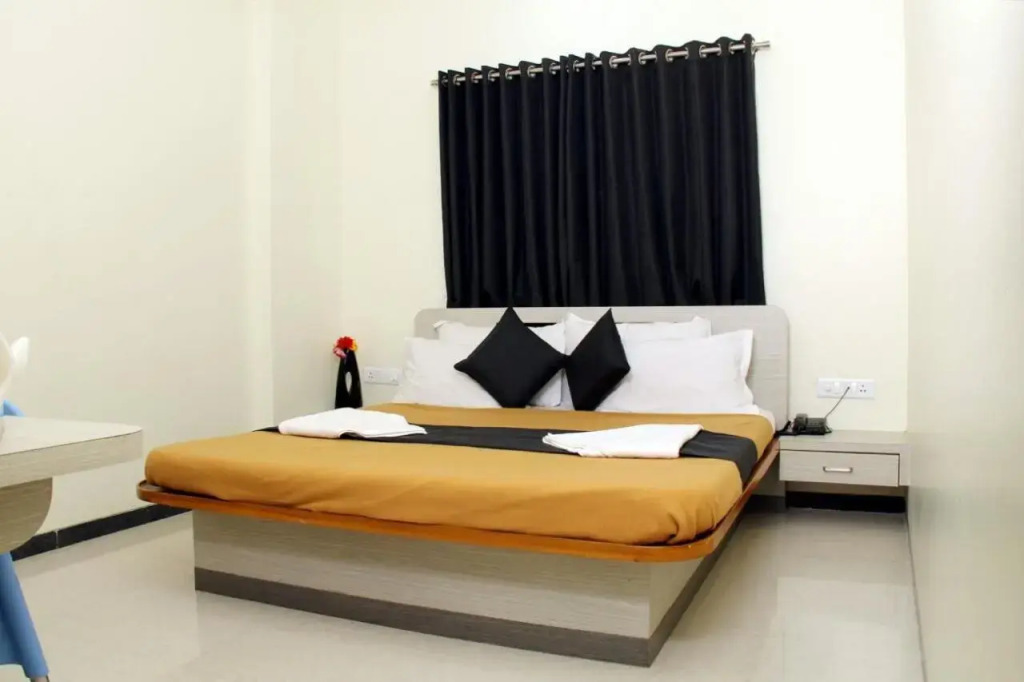 OYO Rooms Railway Station Bazar