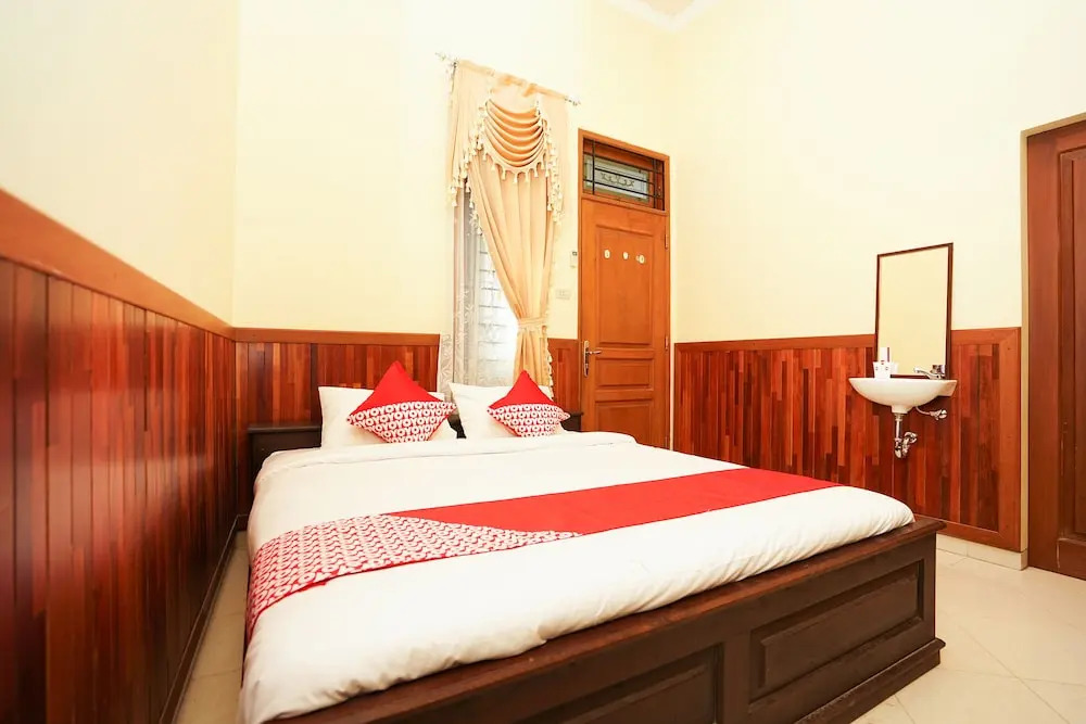 OYO 771 Kembang Kuning Residence Syariah