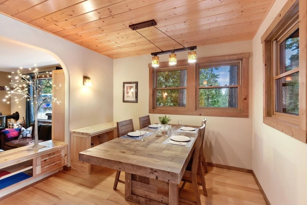 Lodgepole Lair 2 Bedroom Cabin by Redawning