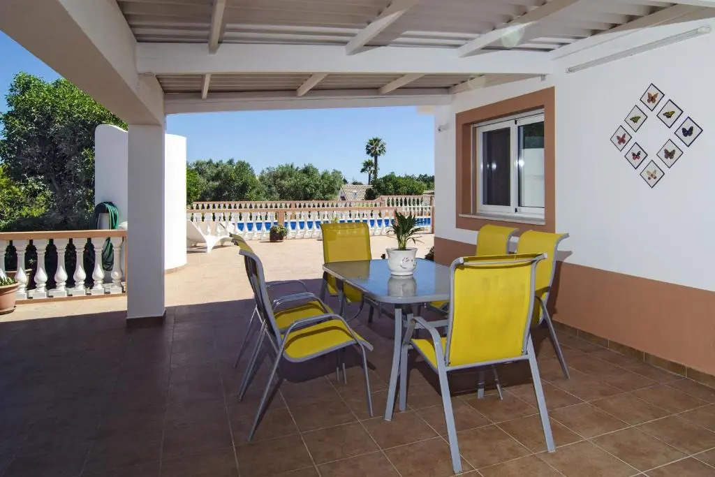609 Villa Mariposa