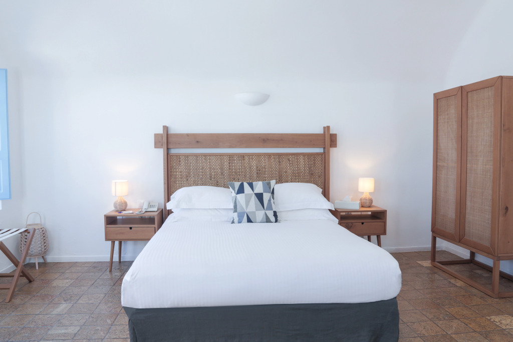Pantelia Suites
