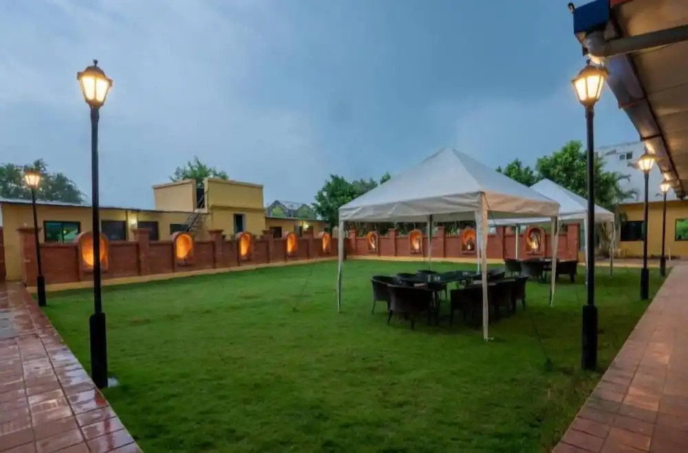 Hotel Ratnasambhava