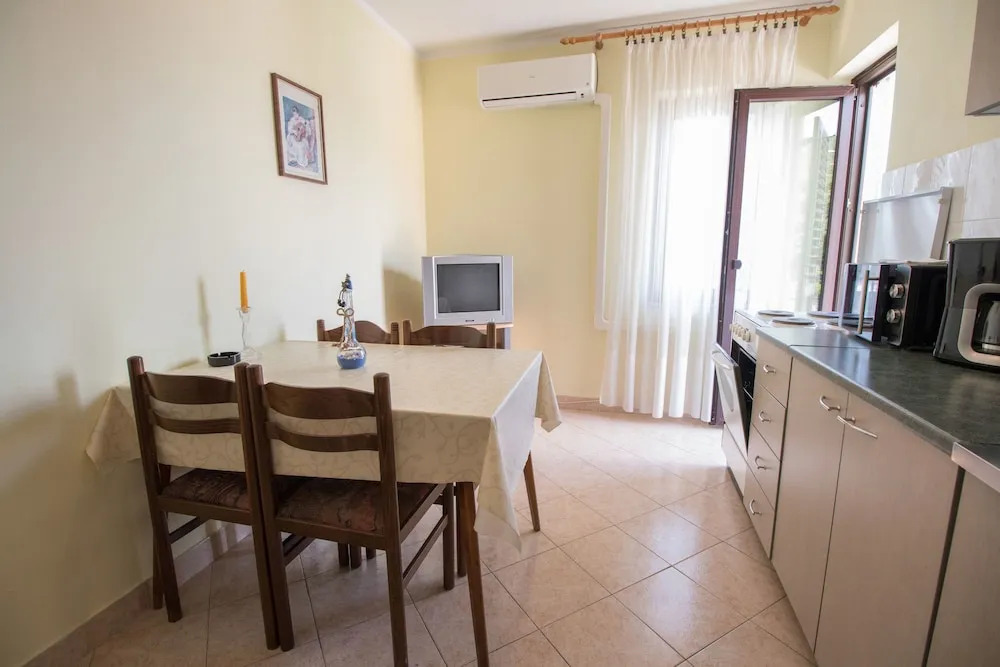 Apartments and Room Ruzica