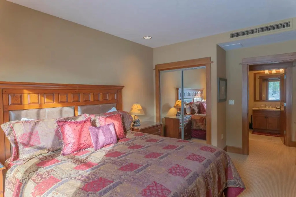 Ski-in/Ski-out Village at Northstar Residence! - 310 Iron Horse South