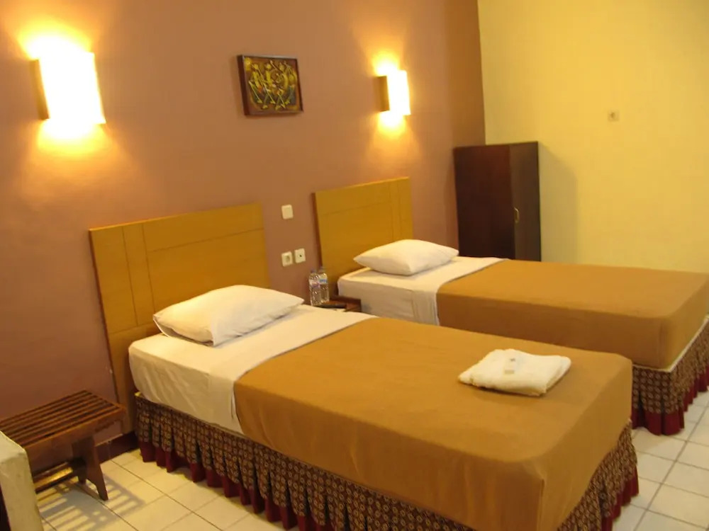 Hotel Lestari Near Lippo Plaza Mall Jember