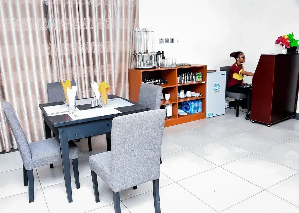 Yewa Frontier Hotel