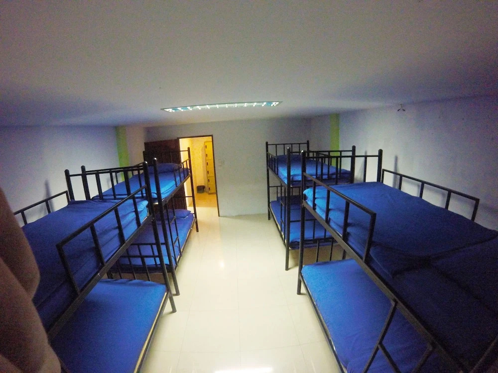 P & T Guesthouse