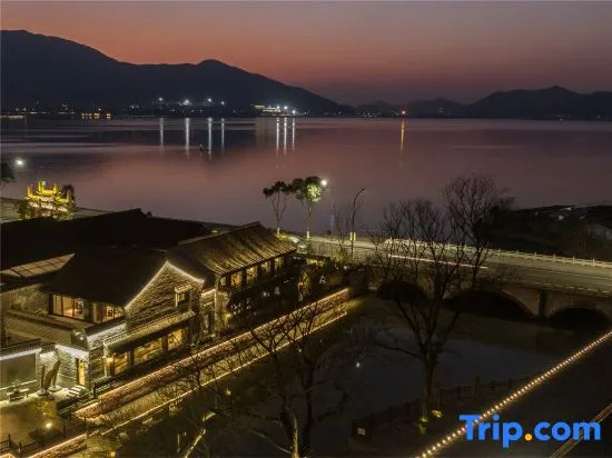 JUN Boutique,Dongqian Lake
