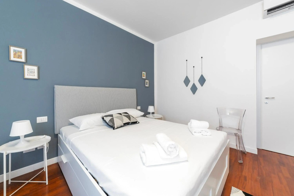 Roomy Apartment X6 close to Subway!