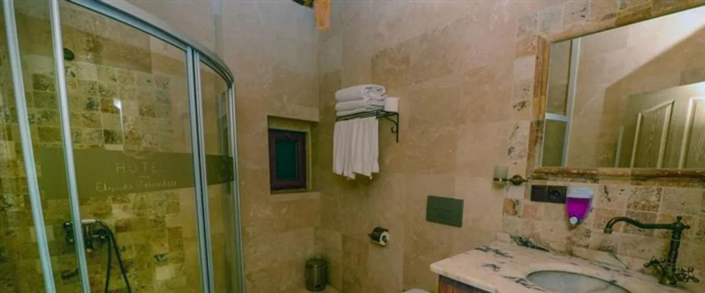 Elysee Cave House