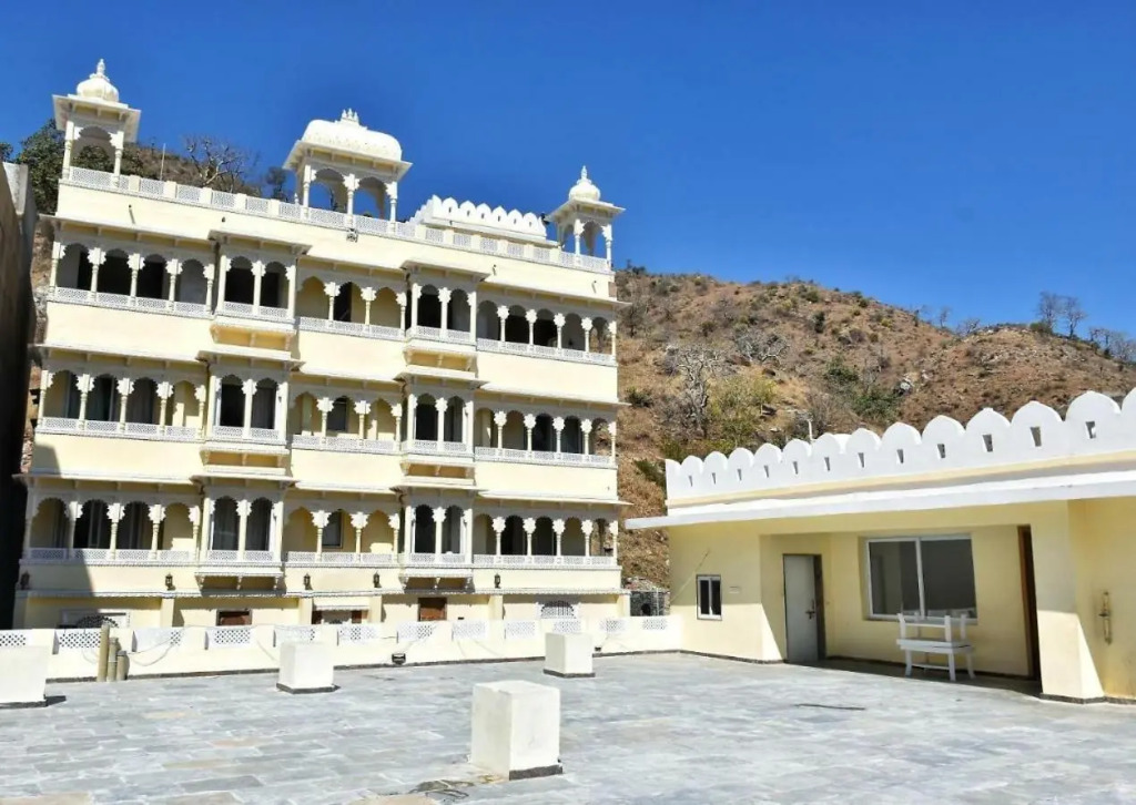 Hotel Palace Rajkumbha by Howard