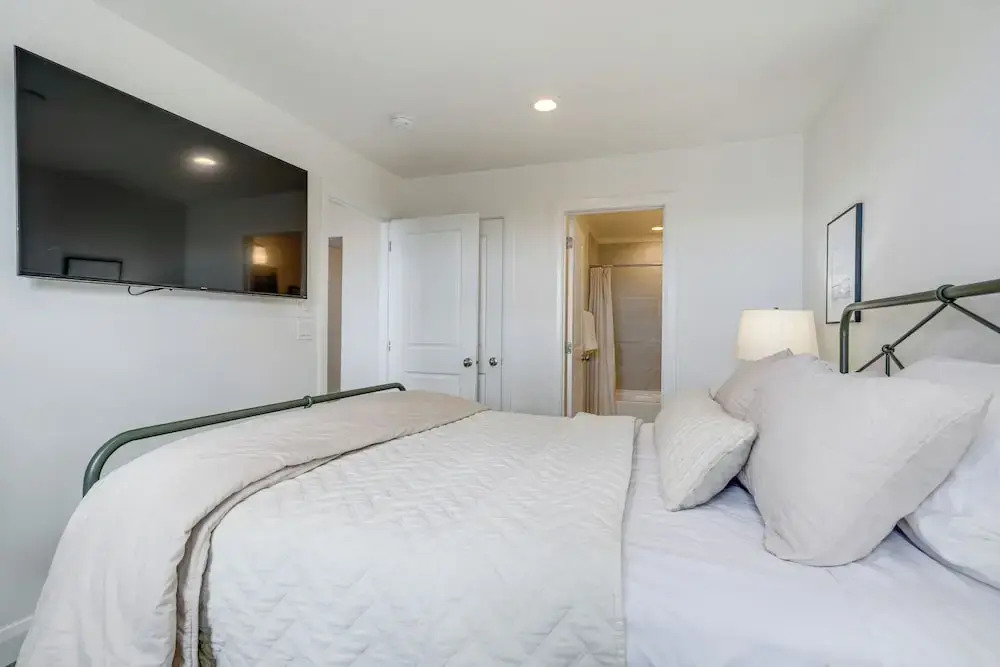 12 Mi to Sand Hollow: Spacious Home w/ Game Room