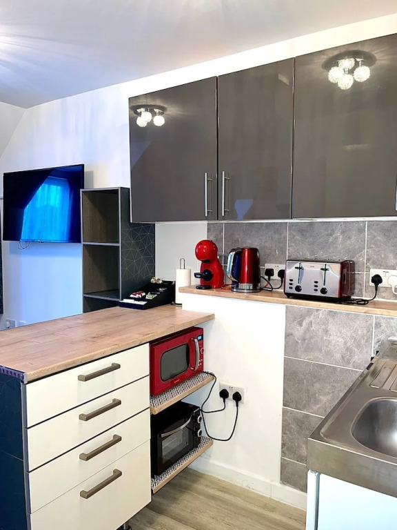 Charming 1-bed Loft Apartment in Romford