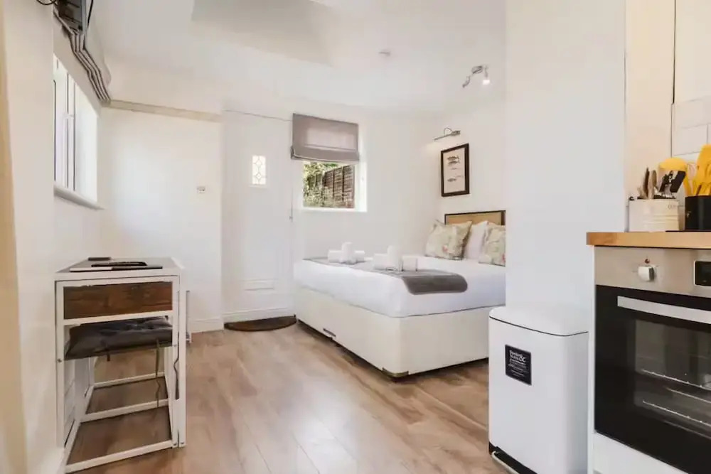 Cosy Studio Annexe Central Cheltenham