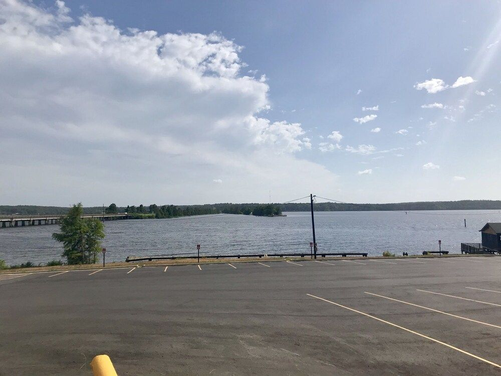 D'Arbonne Lake Motel