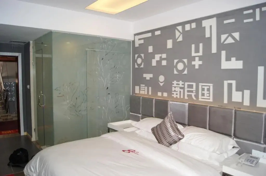 Kalun Shijue Hotel