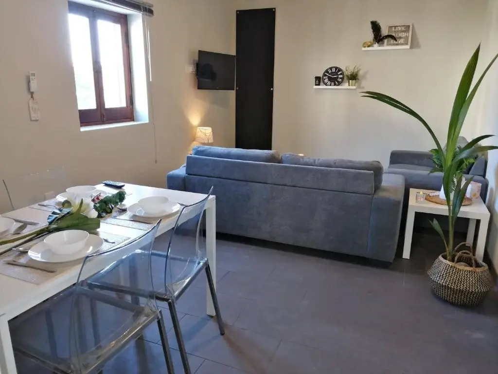 Unique 1 bedroom house