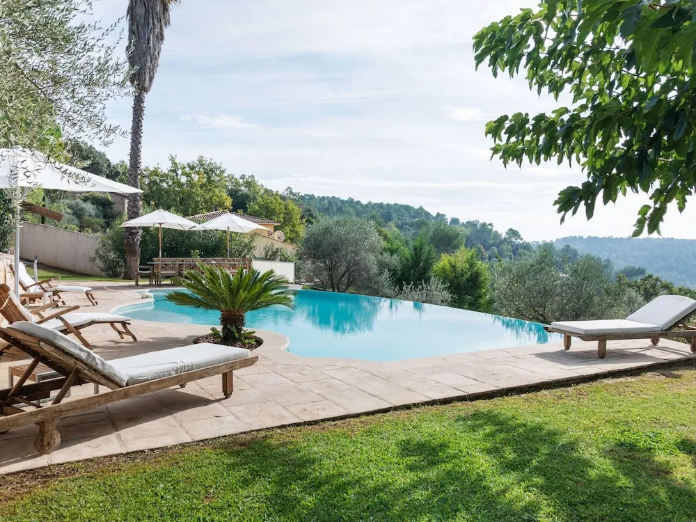 South French Air-conditioned Villa With Heated Pool and Panoramic Views