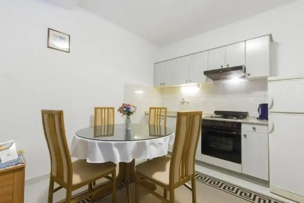 Milans - 25m From the Beach - A3
