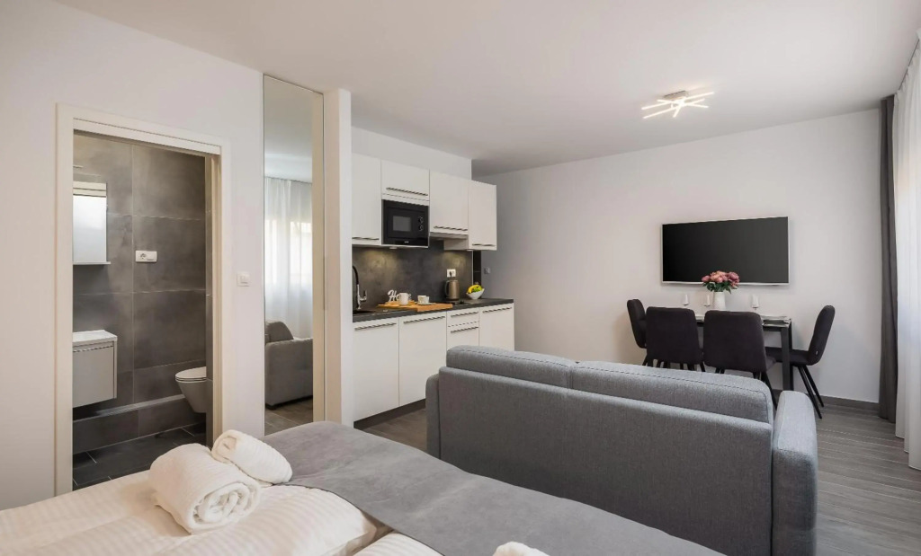 Luxury Studios & Room Five