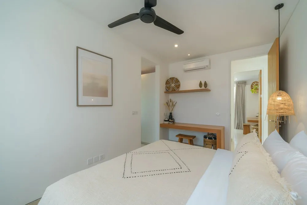 Puri Senang - Modern Pool Villa, 6 Mins to Berawa Beach & Finns