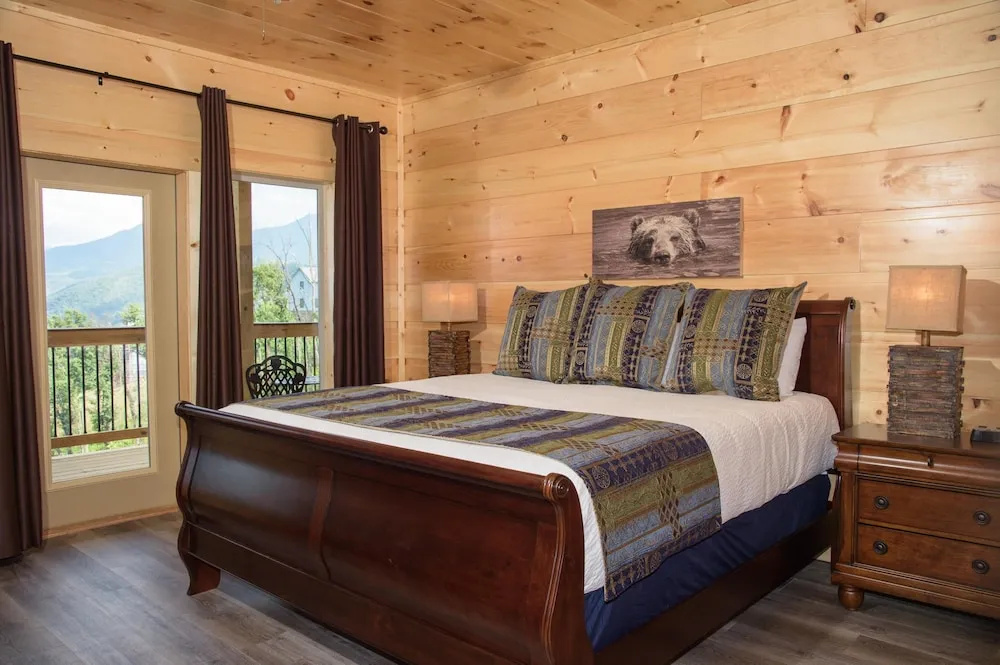 Skyline Splendor Luxe Retreat With Breathtaking Views Over Downtown Gatlinburg