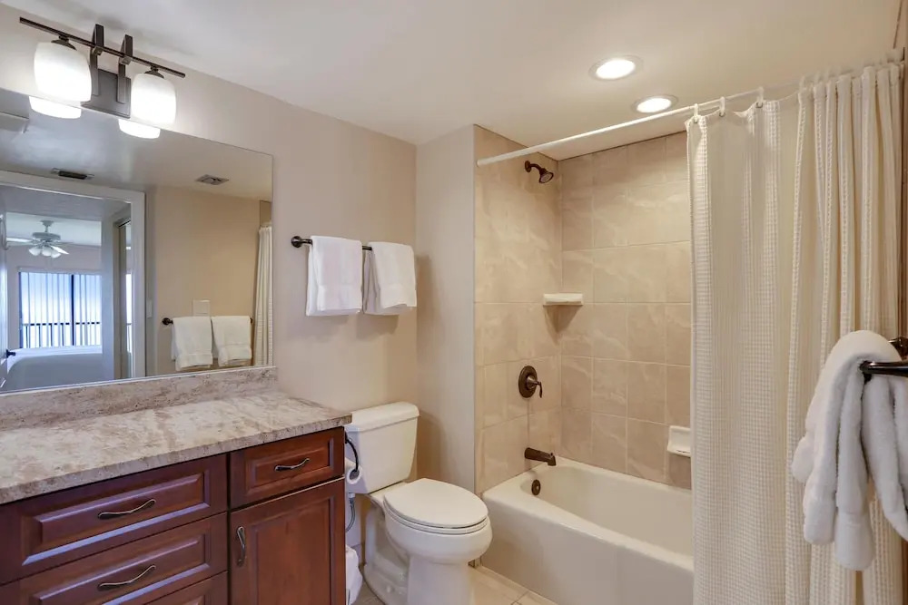Land's End 404 Building 7 Beachfront / Top Floor Views!!