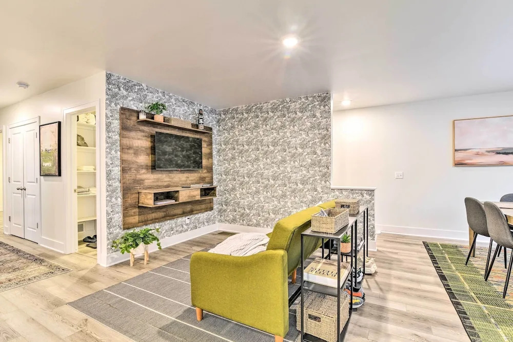Stylish Retreat w/ Yard < 5 Mi to MSU Campus