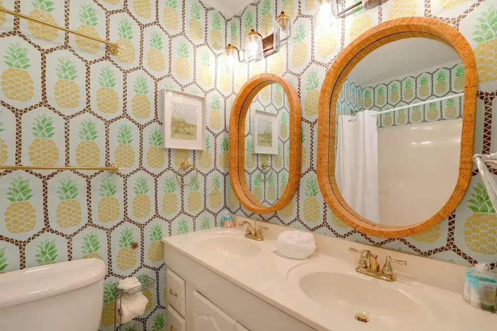 650 Feet to the Beach! Arcadian Shores Townhome
