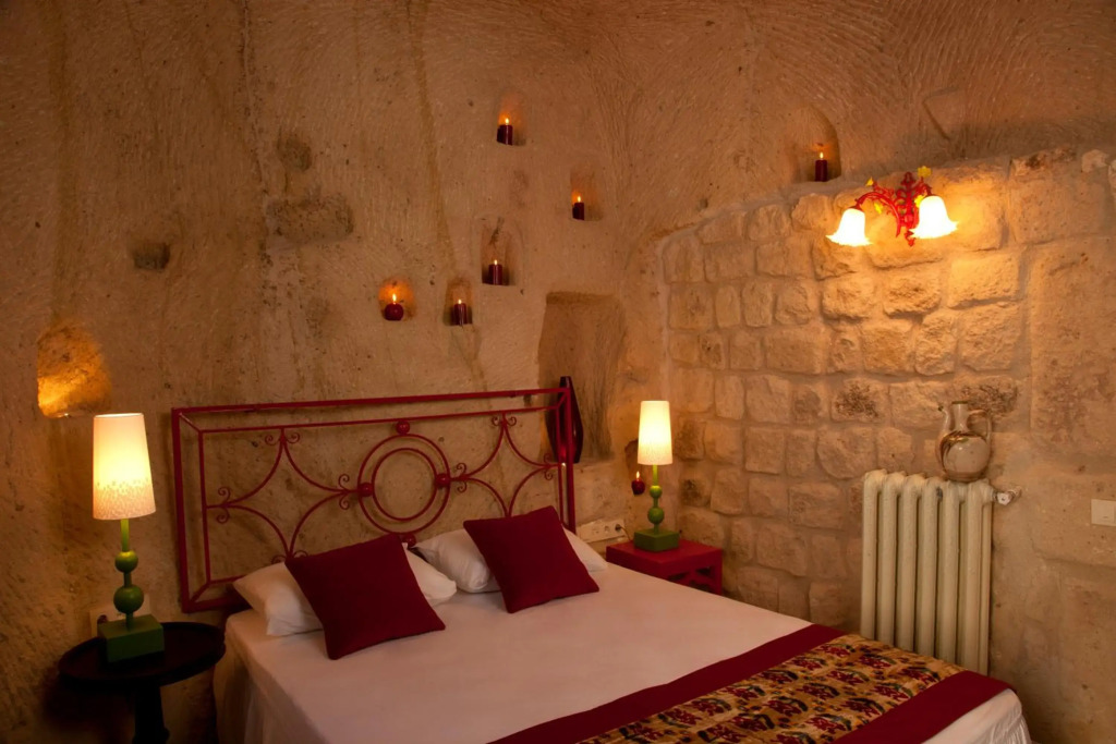 Hezen Cave Hotel