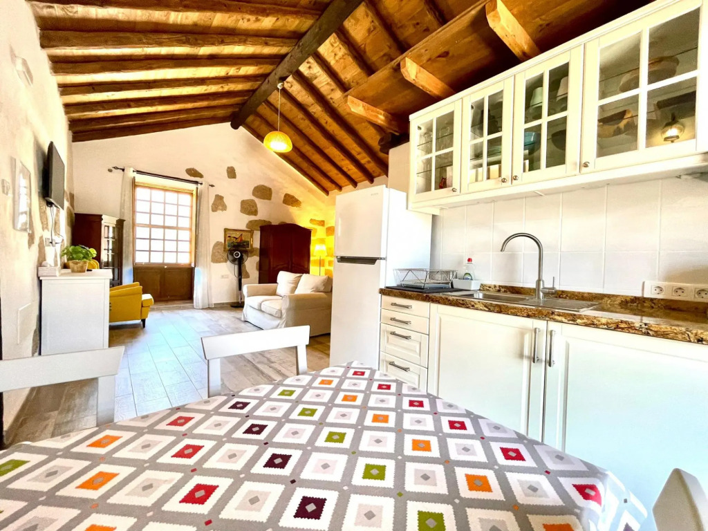 Rural house with private pool, BBQ and ocean view