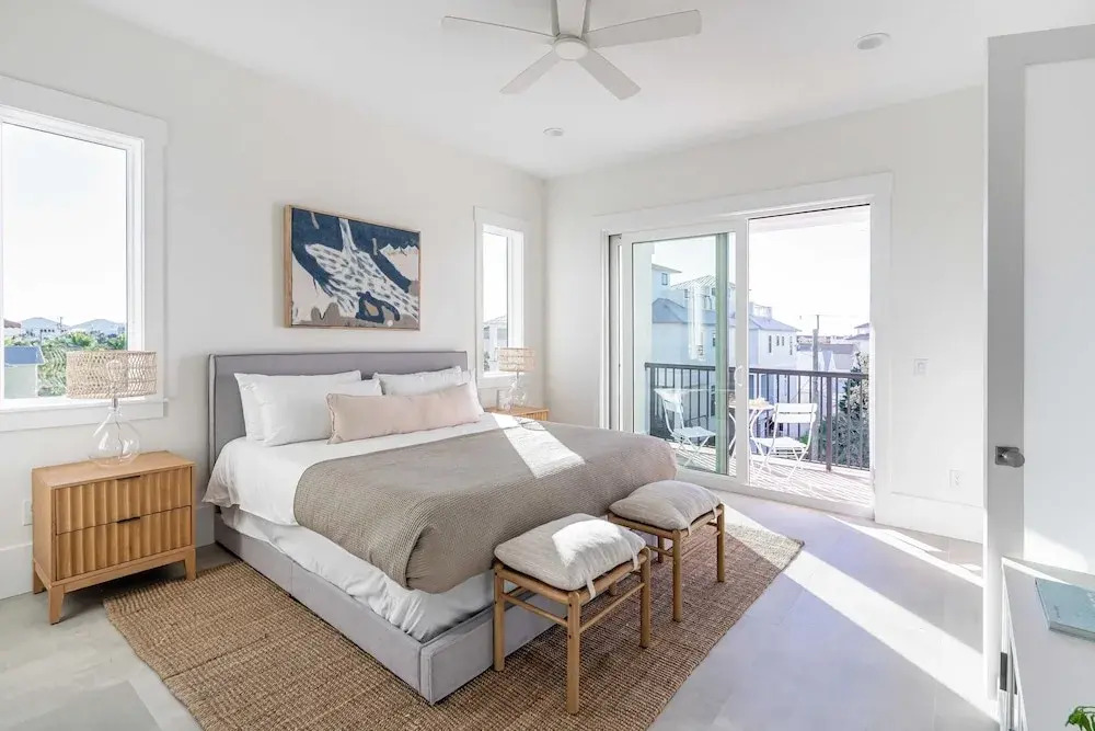 Rendezvous by Avantstay Modern Haven w/ Game Room, Roof Top, Pool & Close to Beach!
