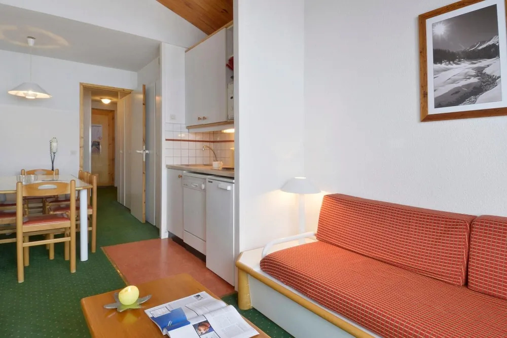 Belle Plagne Apartment on Slopes With 2 Rooms for 6 People of 35 mÂ² Th523