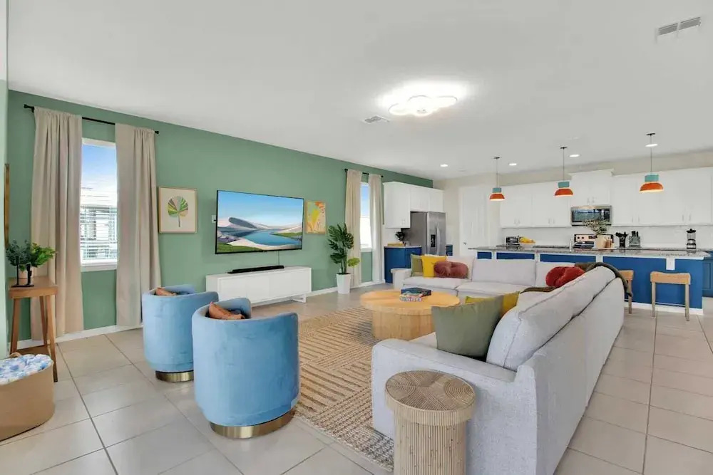 Sleeps 20! 9bdr, Star Wars-themed Game Room, Pool, Hot Tub Nassau by Avantstay