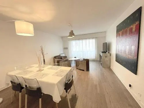 Appartement 2 chambres avec PARKING en centre-ville & CABINE DE PLAGE en bonus