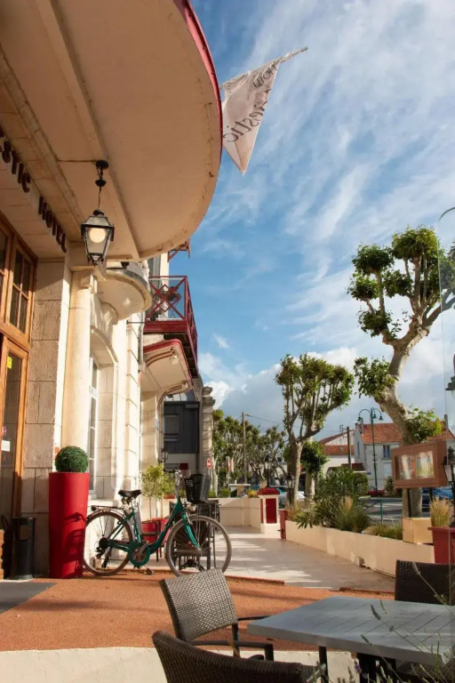 LOGIS Hotel Majestic Chatelaillon Plage - La Rochelle