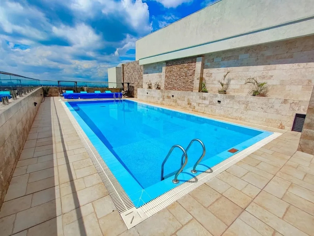 Nzuri Elite-1 bedroom with a Pool, Gym, workstation & near National Museum, JW Marriotts, Kempinski and Banks