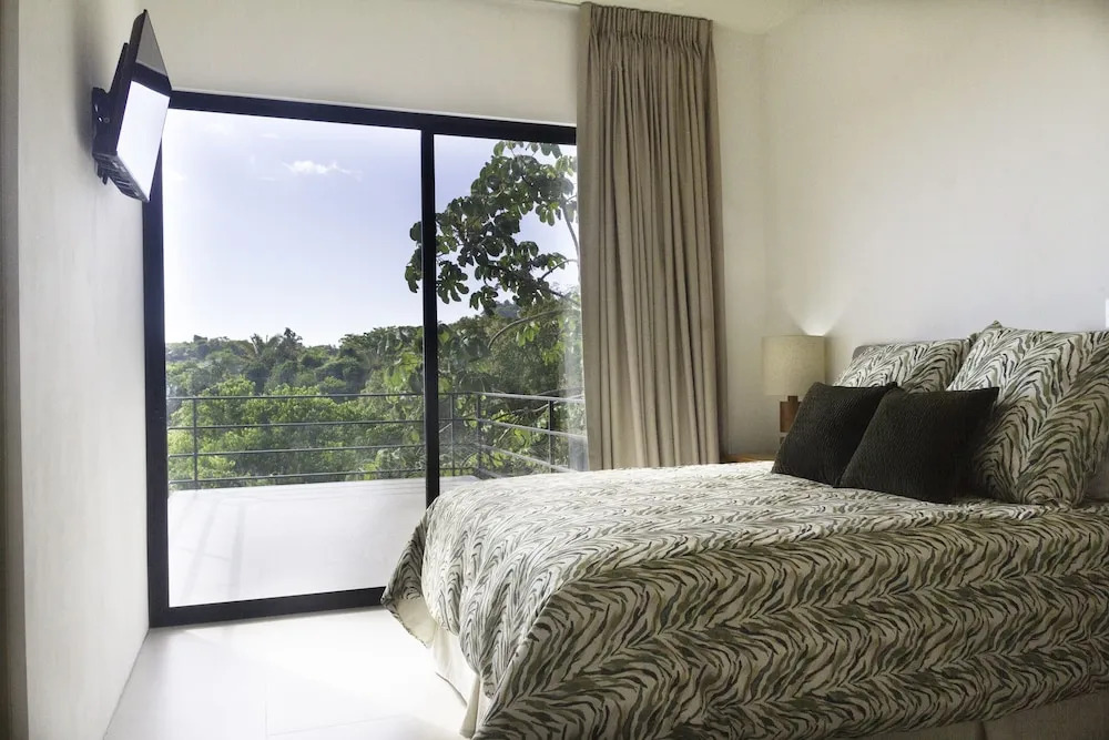 Prime Hermosa- Ocean View Villa with Infinity Pool