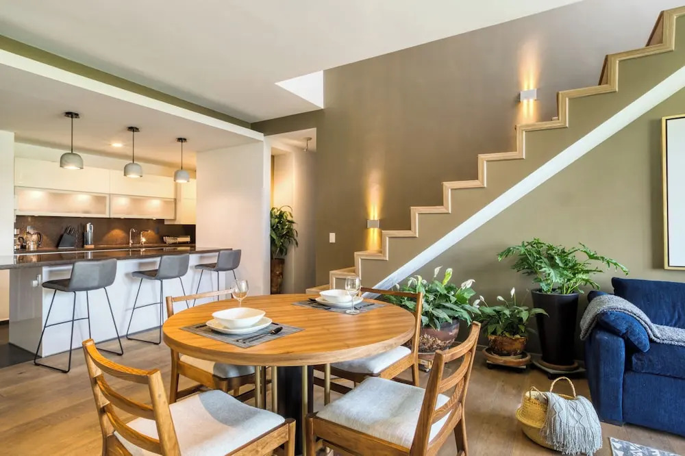 Chic PH Haven with rooftop By Tasman