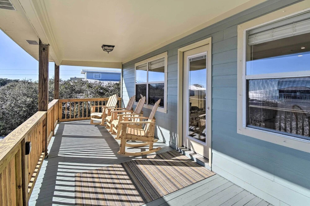 Gulf Shores Rental w/ Large Porch - Walk to Beach
