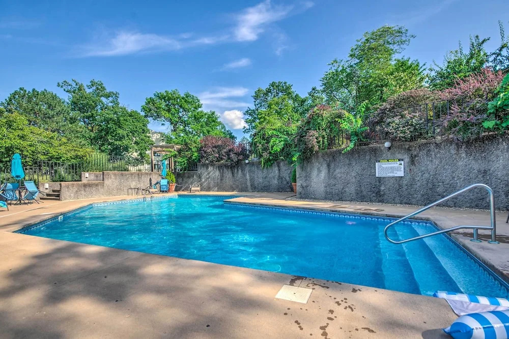 Ozarks Vacation Rental Condo w/ Lake View!