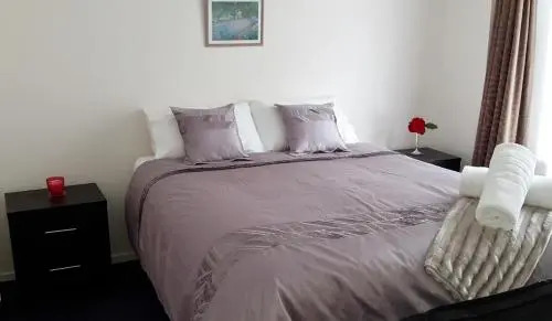 Esquire Motel