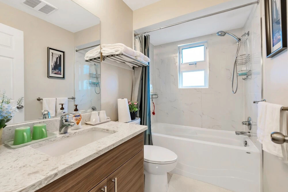 3 bd Home Aberdeen Center Elevate Rooms