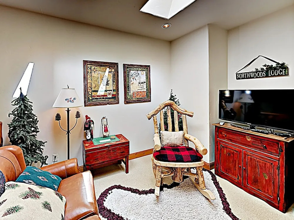 Aquila Lodge W/ Hot Tub & Sharc Access! 3 Bedroom Townhouse