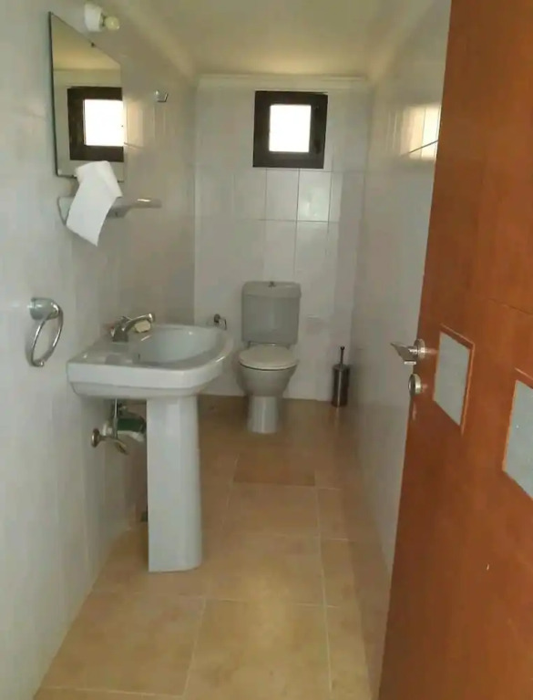 Stunning 4-bed Apartment in Ain Saadeh