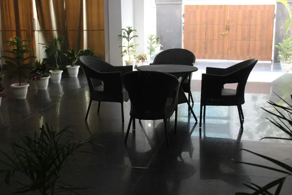 Aura Luxury Studio Near Artemis Hospital