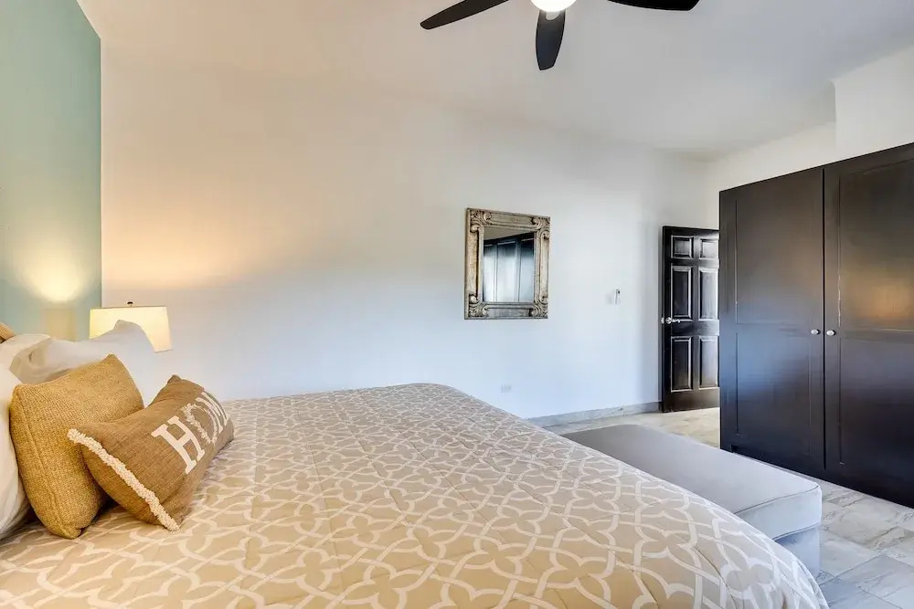 Beachfront Oasis in Cabo with Resort Amenities