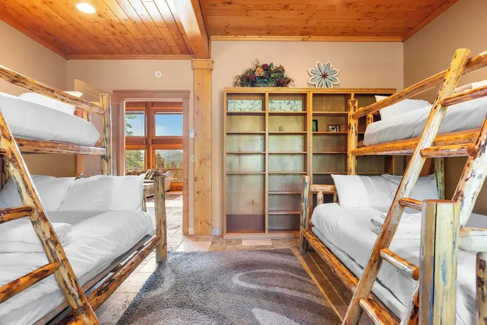 0.5mi to the Lake, Deck w/ Views, Poker Table Eagle Ridge Retreat by Avantstay