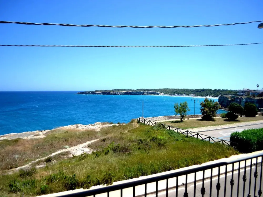 Nyota Holiday Home With sea View Balcony for 4 Guests in Torre Dell'orso