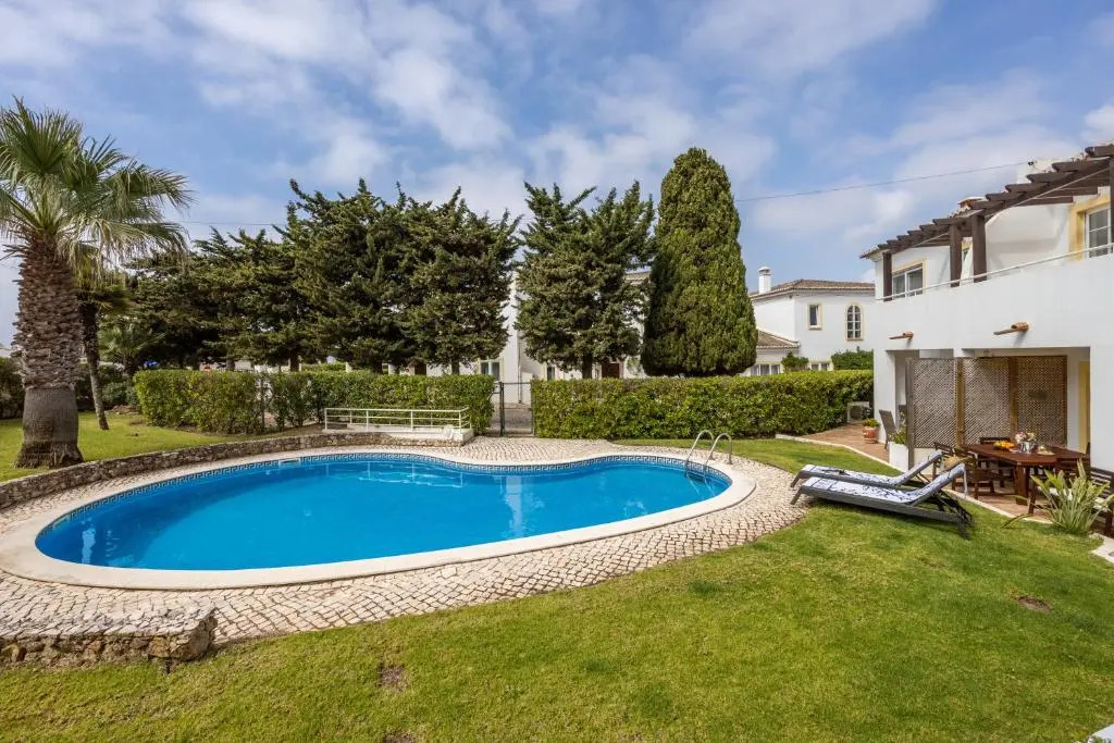 CoolHouses Luz, 3 Bed linked house, shared pool, a stone's throw of the sea, Casa Sirrah